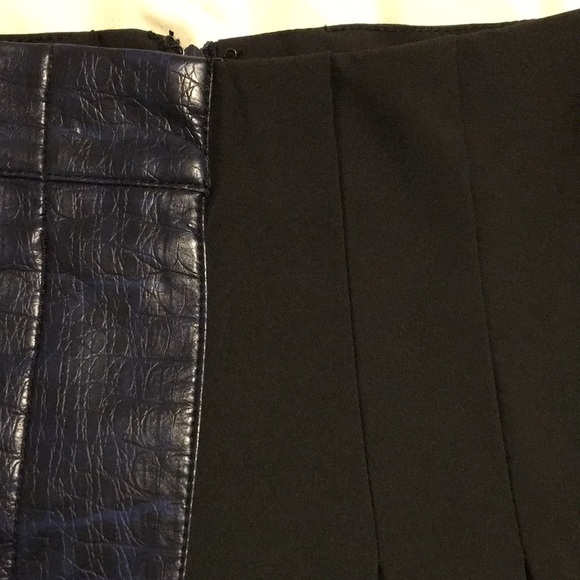 Final Drop NEW Croc Faux Leather Side Pleated Royal Mini Skirt S M - Picture 7 of 7